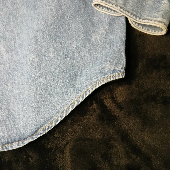 Disney Store Denim Button Up Shirt M Winnie The Pooh Tigger Eor Owl Piglet - Picture 9 of 12